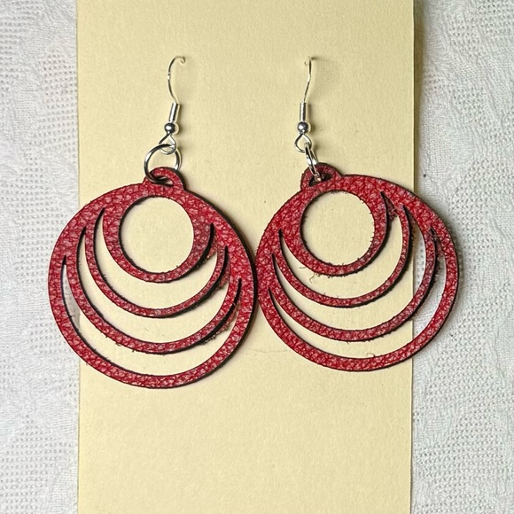 Red Leather Earrings circles medium -handmade jewelry - Picture 4 of 9